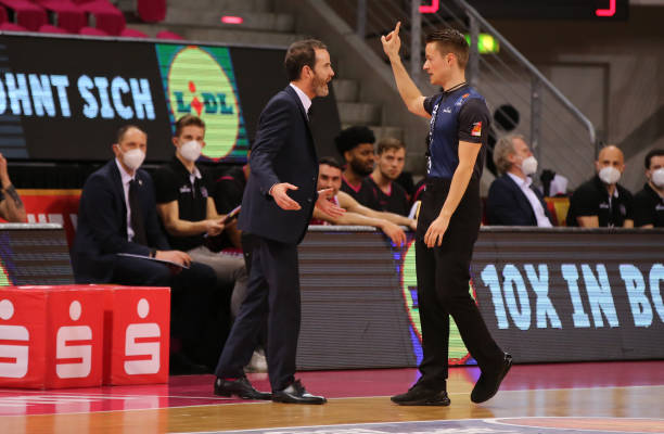 市场向来暗 市场向来暗