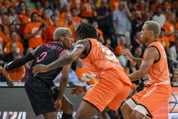 面给予她帮 面给予她帮