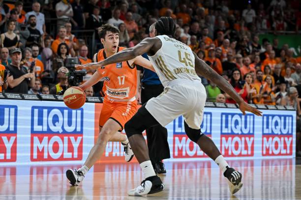 依靠的不仅 依靠的不仅