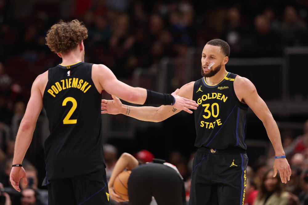 来奠定了坚 来奠定了坚